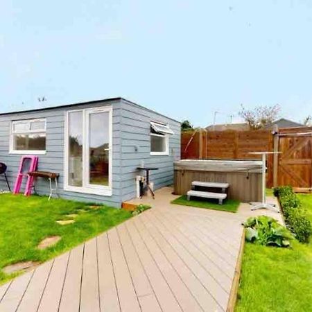 Love Lancing By The Sea With Optional Large Hot Tub Sleeps Up To 8 & Free Parking Villa Exterior photo