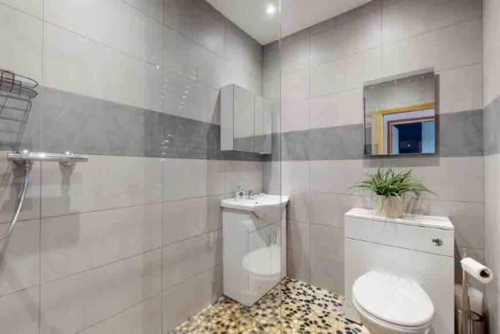 Love Lancing By The Sea With Optional Large Hot Tub Sleeps Up To 8 & Free Parking Villa Exterior photo