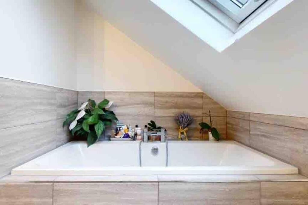 Love Lancing By The Sea With Optional Large Hot Tub Sleeps Up To 8 & Free Parking Villa Exterior photo