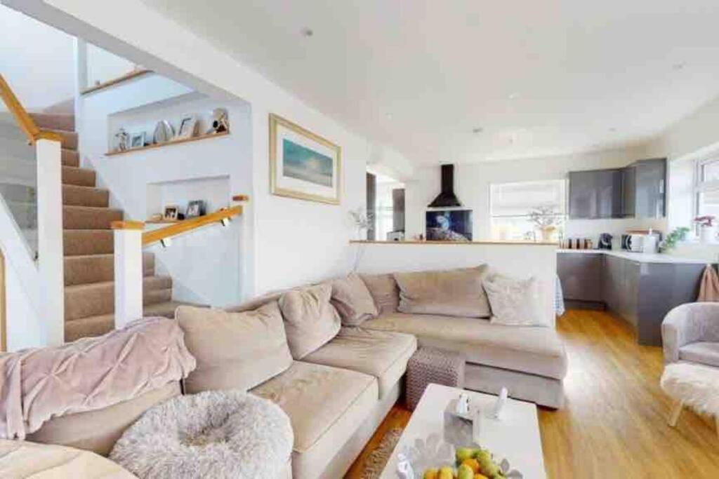 Love Lancing By The Sea With Optional Large Hot Tub Sleeps Up To 8 & Free Parking Villa Exterior photo