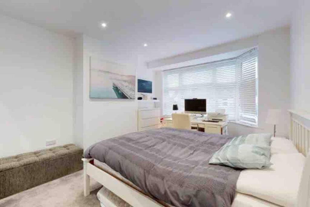 Love Lancing By The Sea With Optional Large Hot Tub Sleeps Up To 8 & Free Parking Villa Exterior photo