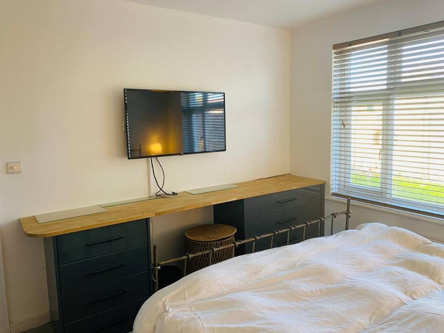 Love Lancing By The Sea With Optional Large Hot Tub Sleeps Up To 8 & Free Parking Villa Exterior photo